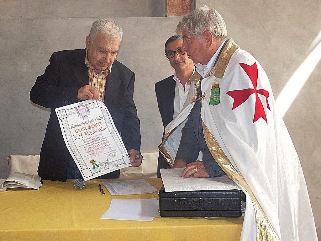 Palazzo-Imperiale-con-Crux-Meriti-da-Giovanni-Bosio-1024x768 Congresso di Storia Templare " Dai Cavalieri del Tempio a Cristoforo Colombo" - Palazzo Imperiale,Genova-Domenica 8 giugno 2014. Palazzo-Imperiale-con-Crux-Meriti-da-Giovanni-Bosio-1024x768