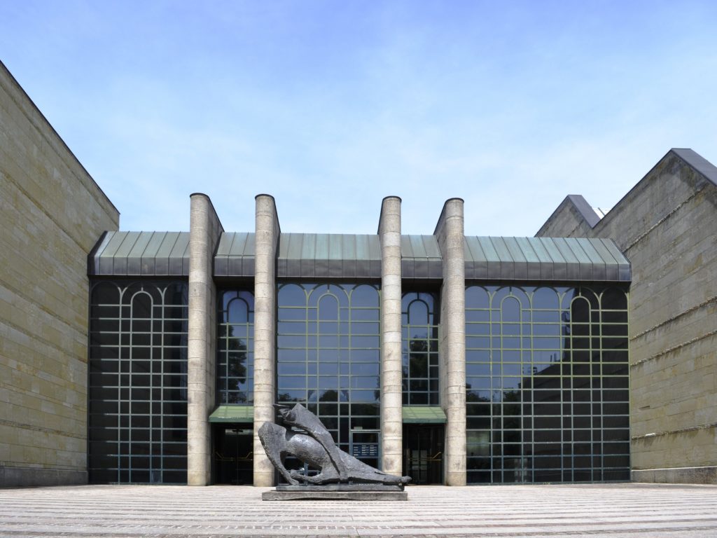 AB-DOC-Neue_Pinakothek_entrance-1024x768  