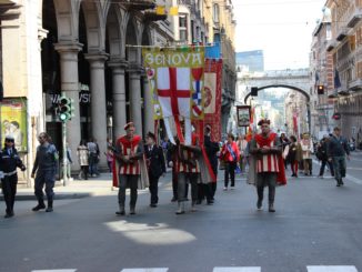 CHIOSTRI-2016-domenica-9-ottobre-il-corteo-in-via-XX-326x245  