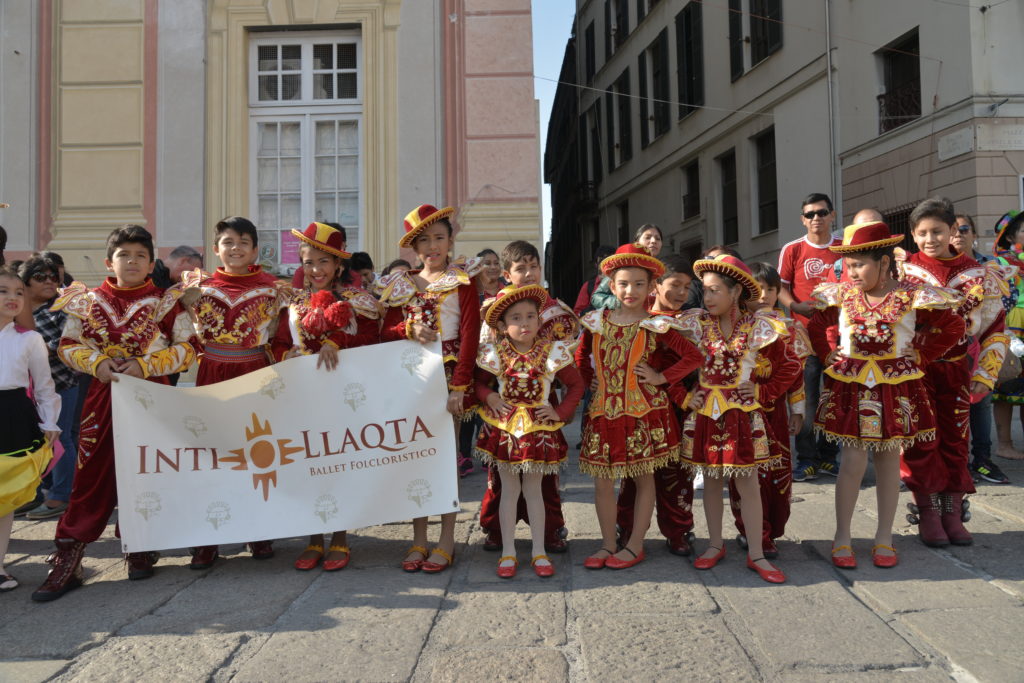 CHIOSTRI-2016-peruviani-dellInti-Llacta-nel-corteo-del-Nuovo-Mondo-1024x683  