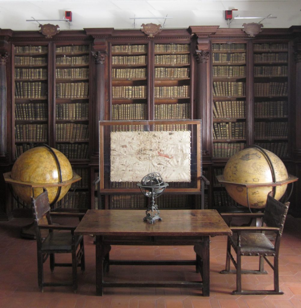 MAGGIOLO-DOC-DOC-Sala_dei_Globi_Biblioteca_Federiciana_di_Fano-1002x1024  