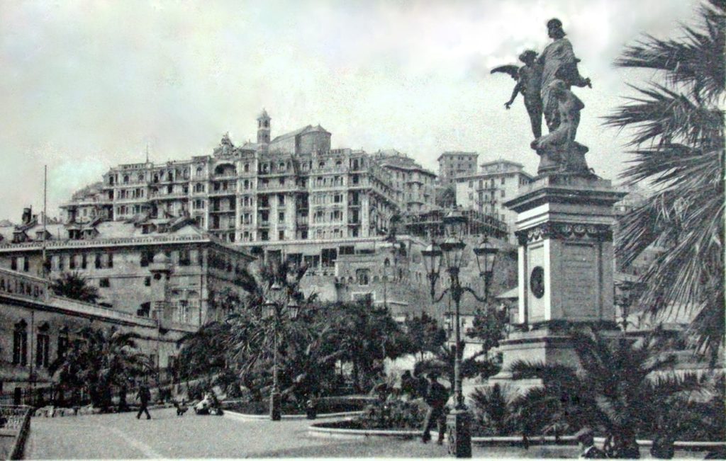 Duca-di-Galliera-statua-Piazza-Commenda-e-Grand-Hotel-1024x651  