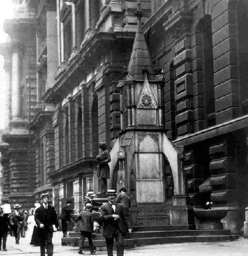Chicago-fontana-Cristoforo-Colombo-493x509 
