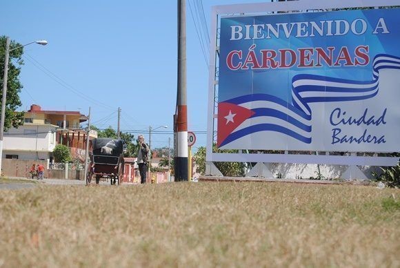 C%C3%A1rdenas-se-le-conoce-como-Ciudad-Bandera-porque-fue-el-territorio-en-el-que-onde%C3%B3-por-primera-vez-en-Cuba-la-bandera-de-la-estrella-solitaria-580x388  