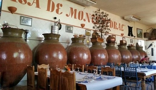 Alentejio-DOC-DOC-DOC-la-cantina António José e Francisco Charneca. "Colombo e la india". Casa de Monte Pedral, Cuba. Portogallo Alentejio-DOC-DOC-DOC-la-cantina