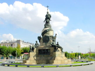 VALLADOLID-MONUMENTO-DOC-326x245  