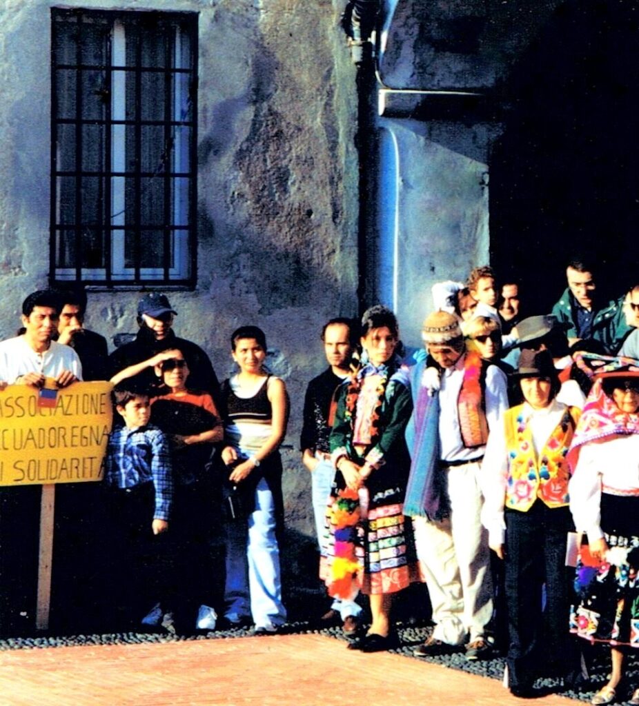 CHIOSTRI-1992-Associazione-Ecuadoriana-al-Chiostro-S.M.-Castello-926x1024 